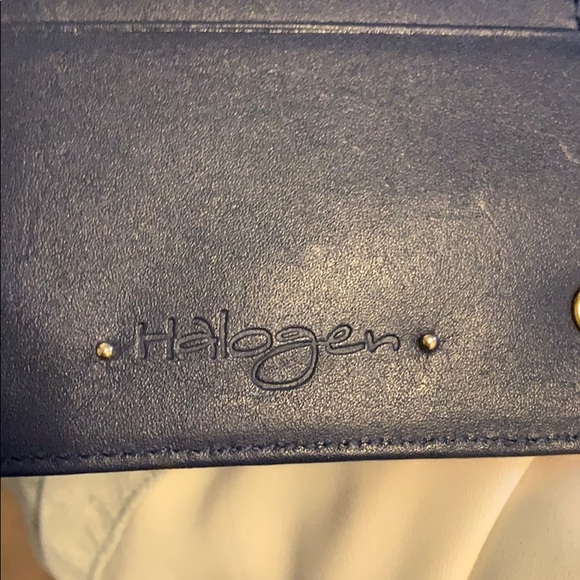 5 for 20.00 Halogen crossbody wallet - Picture 7 of 8